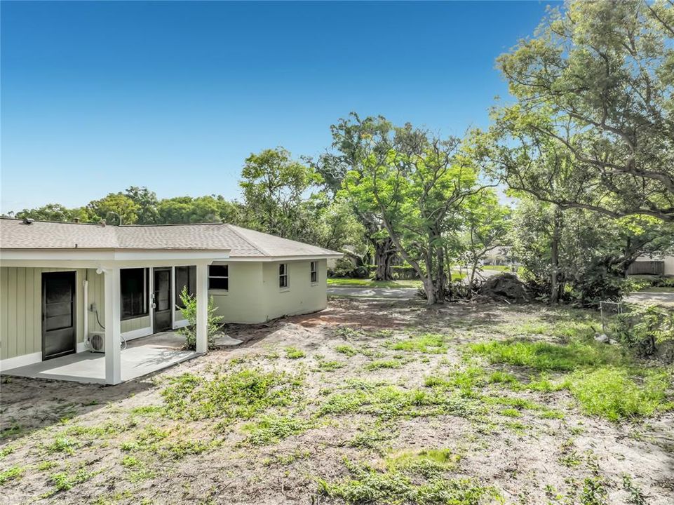For Sale: $450,000 (4 beds, 2 baths, 1882 Square Feet)