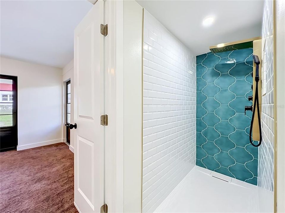 For Sale: $450,000 (4 beds, 2 baths, 1882 Square Feet)
