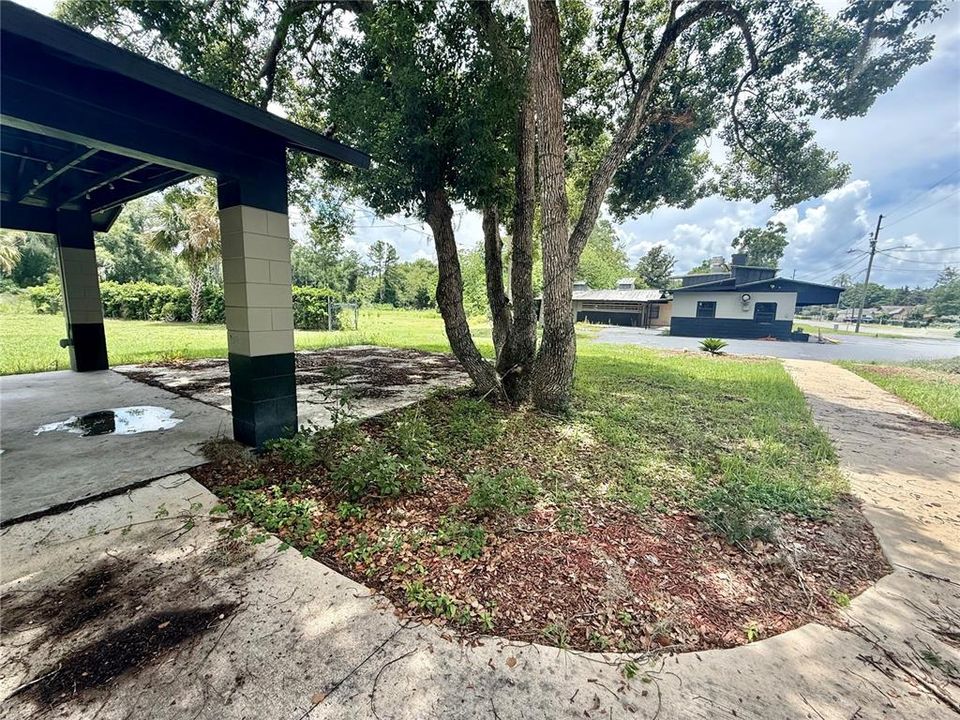 待售: $385,000 (4.12 acres)