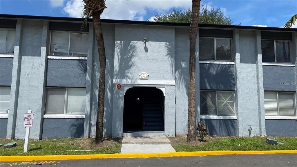 For Rent: $1,450 (2 beds, 2 baths, 976 Square Feet)