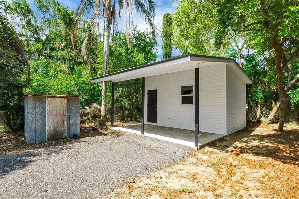 For Sale: $159,900 (3 beds, 3 baths, 912 Square Feet)