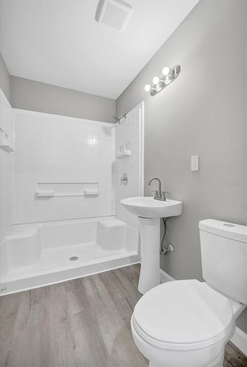 For Sale: $159,900 (3 beds, 3 baths, 912 Square Feet)
