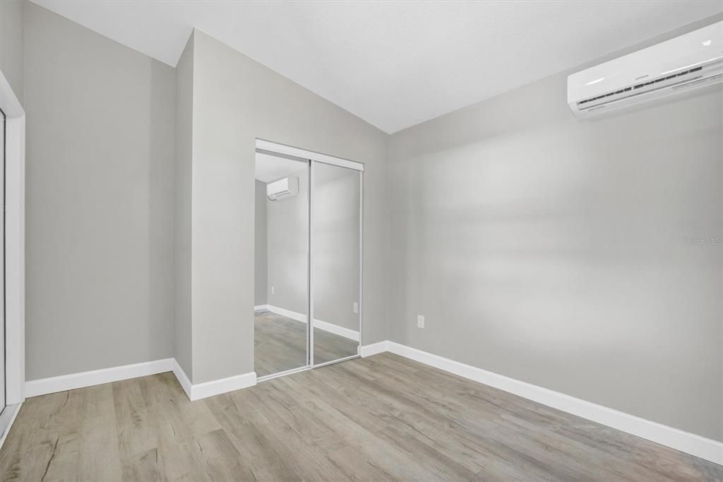 For Sale: $159,900 (3 beds, 3 baths, 912 Square Feet)