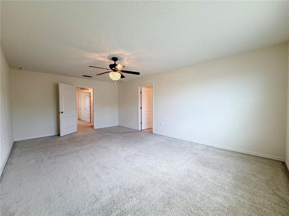 For Rent: $2,700 (5 beds, 3 baths, 2696 Square Feet)