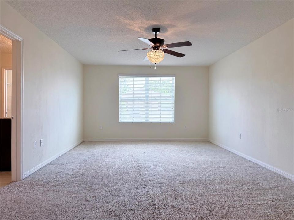 For Rent: $2,700 (5 beds, 3 baths, 2696 Square Feet)