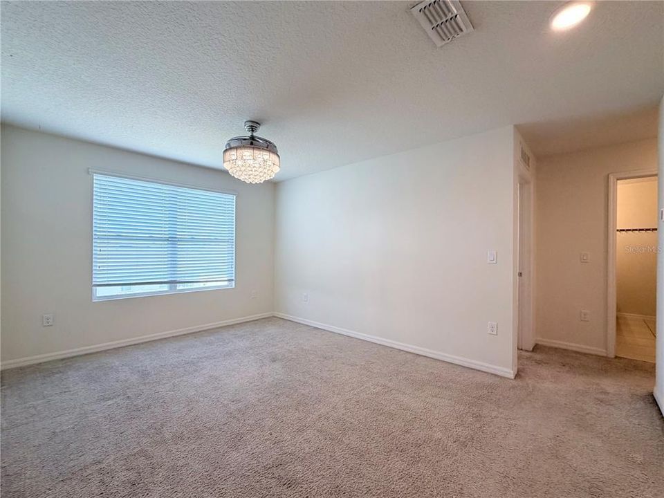For Rent: $2,700 (5 beds, 3 baths, 2696 Square Feet)
