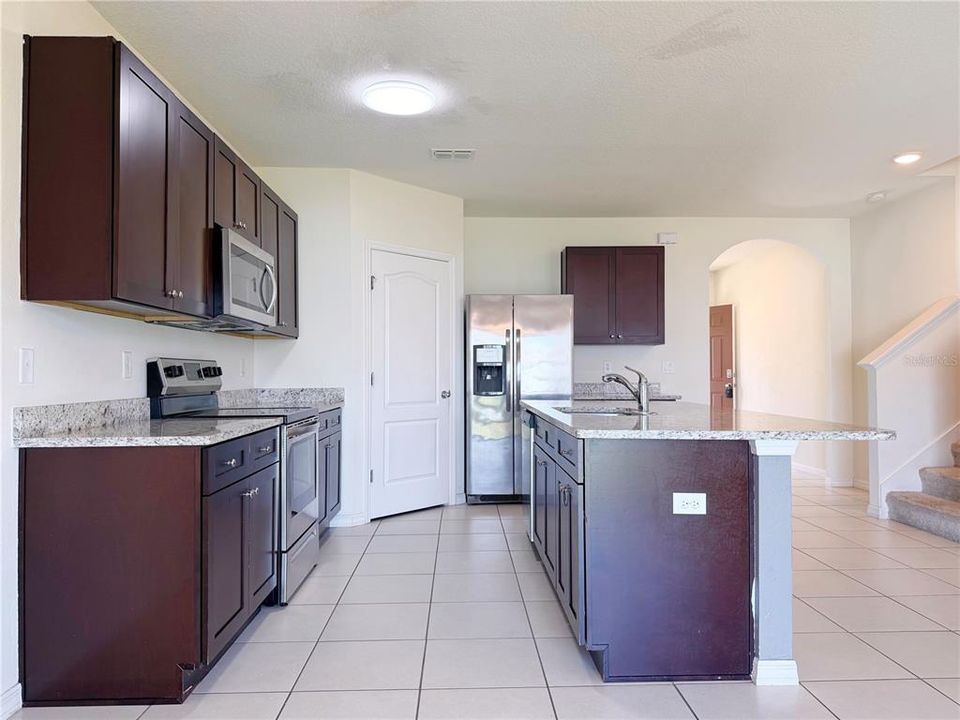 For Rent: $2,700 (5 beds, 3 baths, 2696 Square Feet)