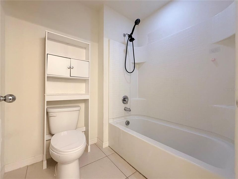 For Rent: $2,700 (5 beds, 3 baths, 2696 Square Feet)