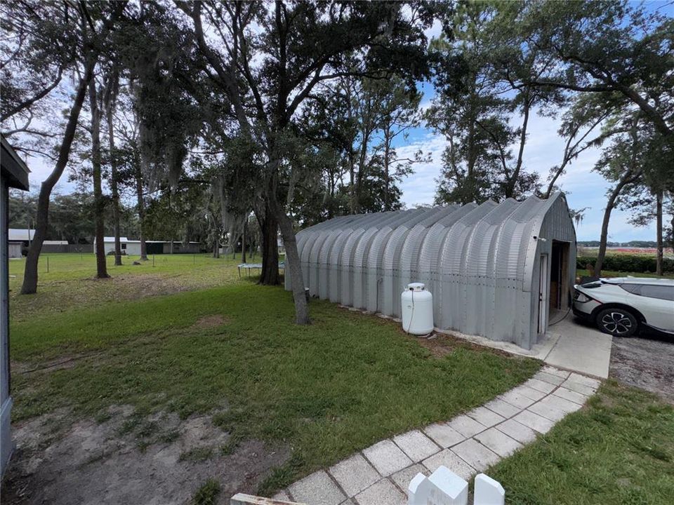 For Sale: $280,000 (3 beds, 2 baths, 1416 Square Feet)