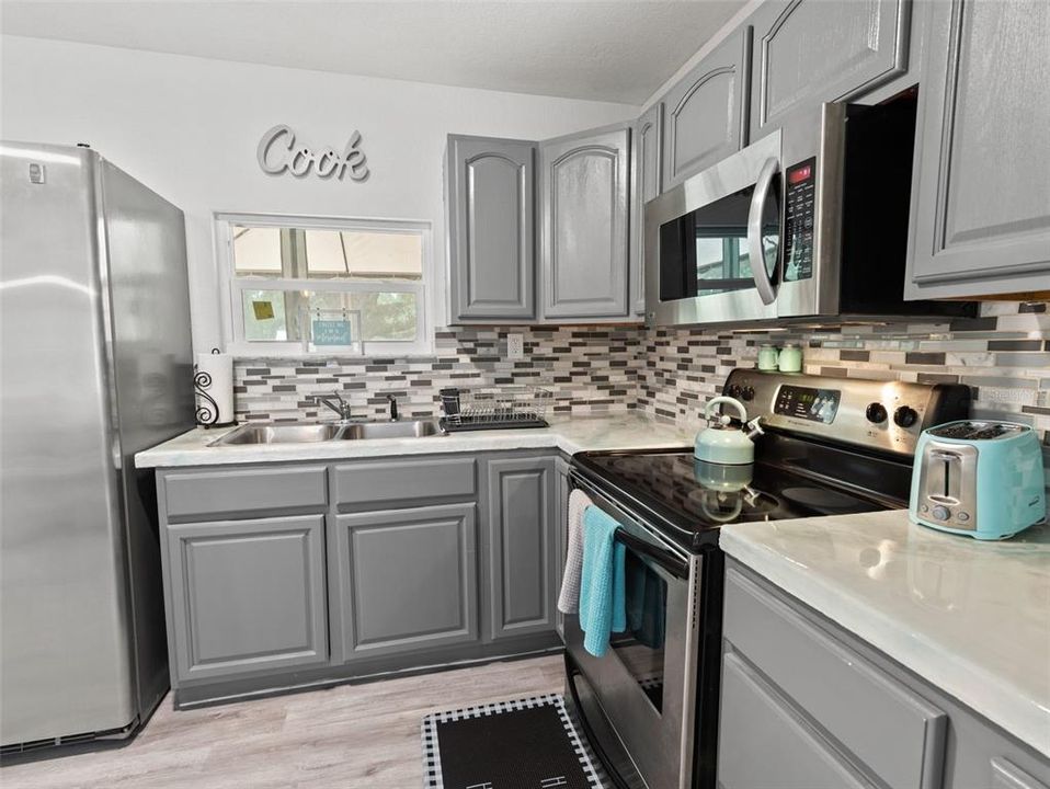 Под контрактом: $189,999 (1 спален, 1 ванн, 624 Квадратных фут)