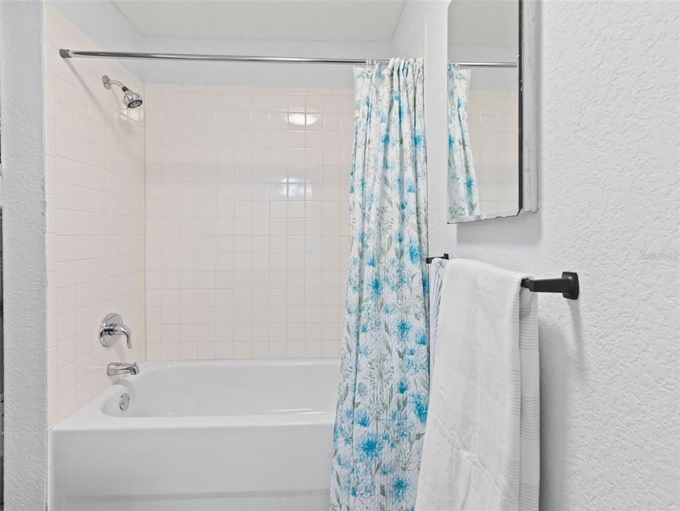 Под контрактом: $189,999 (1 спален, 1 ванн, 624 Квадратных фут)