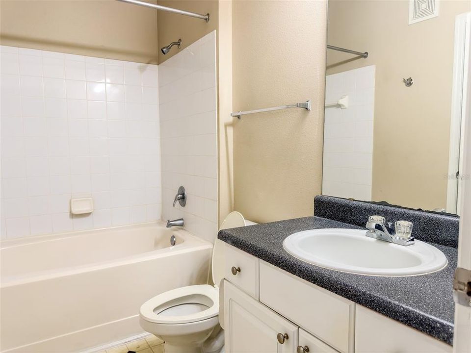 For Rent: $1,750 (2 beds, 2 baths, 1076 Square Feet)