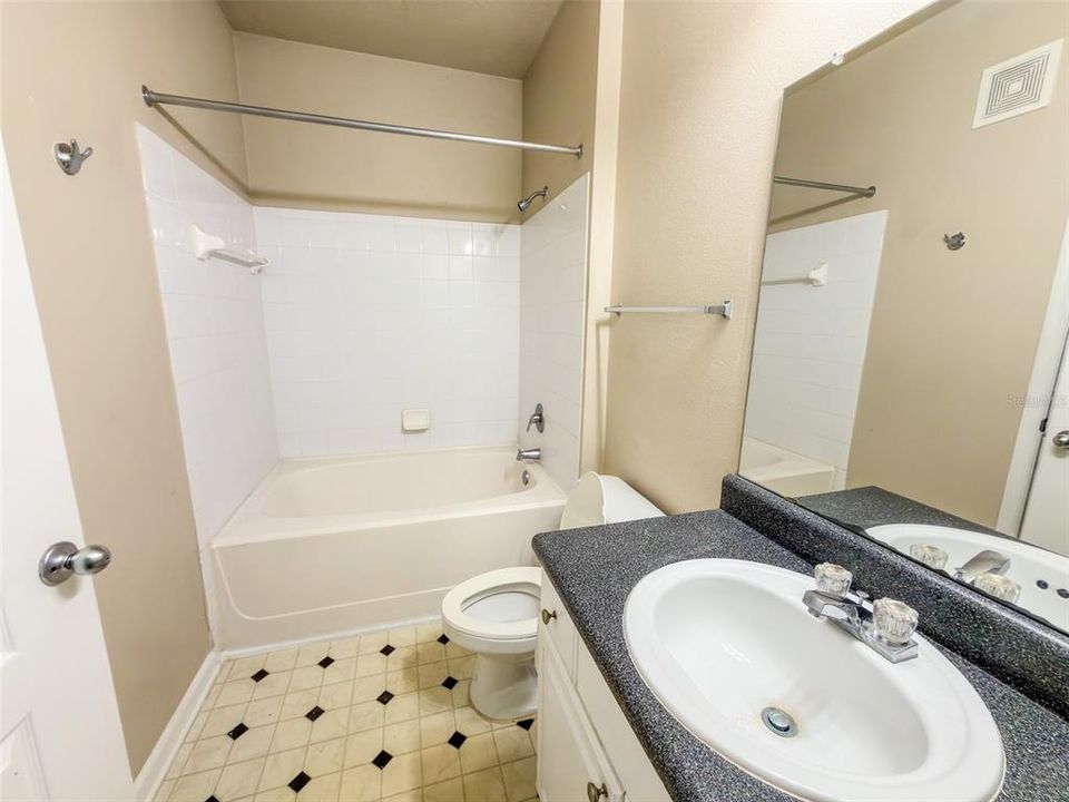 For Rent: $1,750 (2 beds, 2 baths, 1076 Square Feet)
