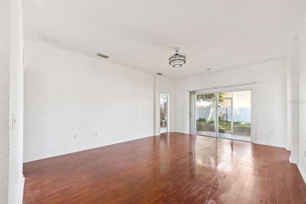 For Rent: $2,500 (4 beds, 3 baths, 1861 Square Feet)