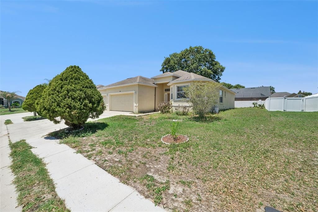 For Rent: $2,500 (4 beds, 3 baths, 1861 Square Feet)