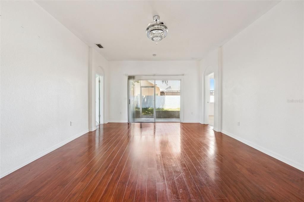 For Rent: $2,500 (4 beds, 3 baths, 1861 Square Feet)