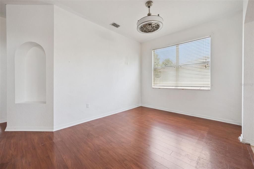 For Rent: $2,500 (4 beds, 3 baths, 1861 Square Feet)