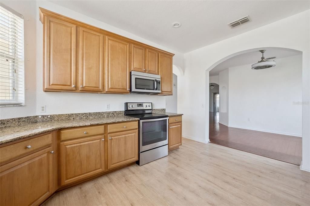 For Rent: $2,500 (4 beds, 3 baths, 1861 Square Feet)
