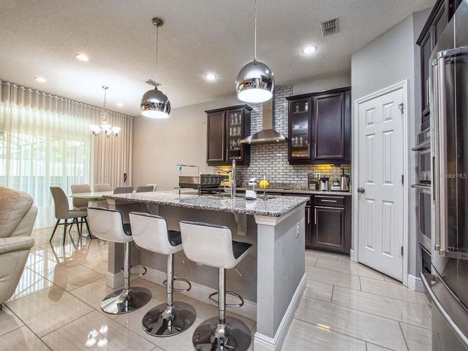 En Venta: $789,000 (4 camas, 4 baños, 3141 Pies cuadrados)