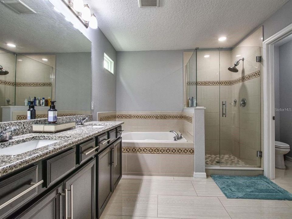 En Venta: $789,000 (4 camas, 4 baños, 3141 Pies cuadrados)