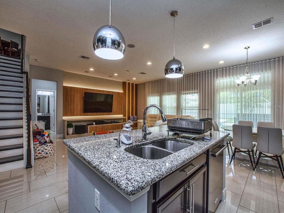 En Venta: $789,000 (4 camas, 4 baños, 3141 Pies cuadrados)
