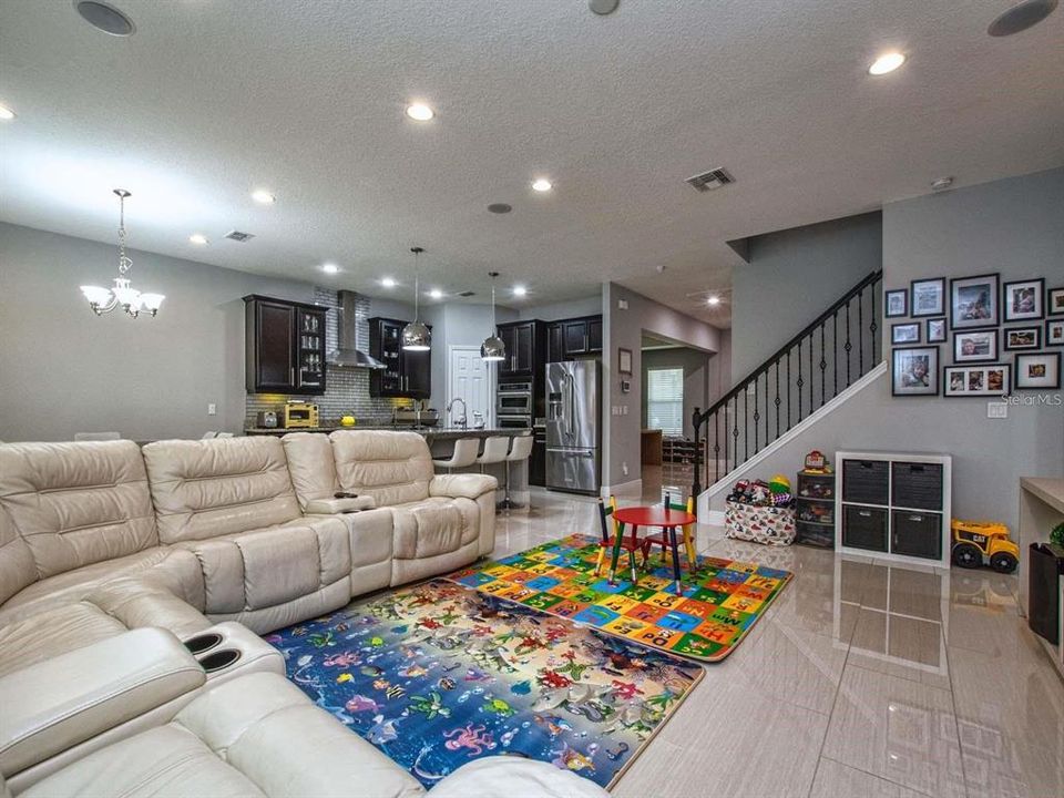 En Venta: $789,000 (4 camas, 4 baños, 3141 Pies cuadrados)