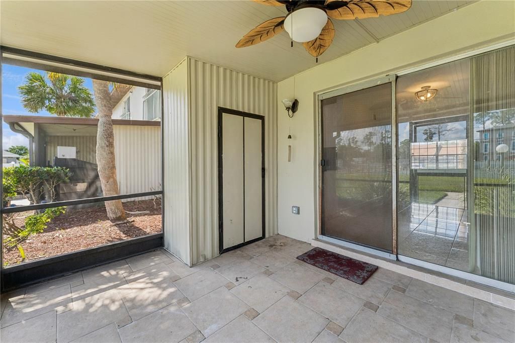 На продажу: $165,000 (2 спален, 2 ванн, 1030 Квадратных фут)
