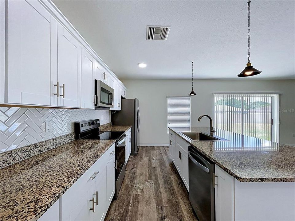 For Sale: $400,000 (5 beds, 3 baths, 3022 Square Feet)