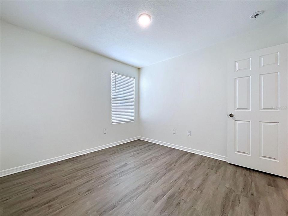 For Sale: $400,000 (5 beds, 3 baths, 3022 Square Feet)