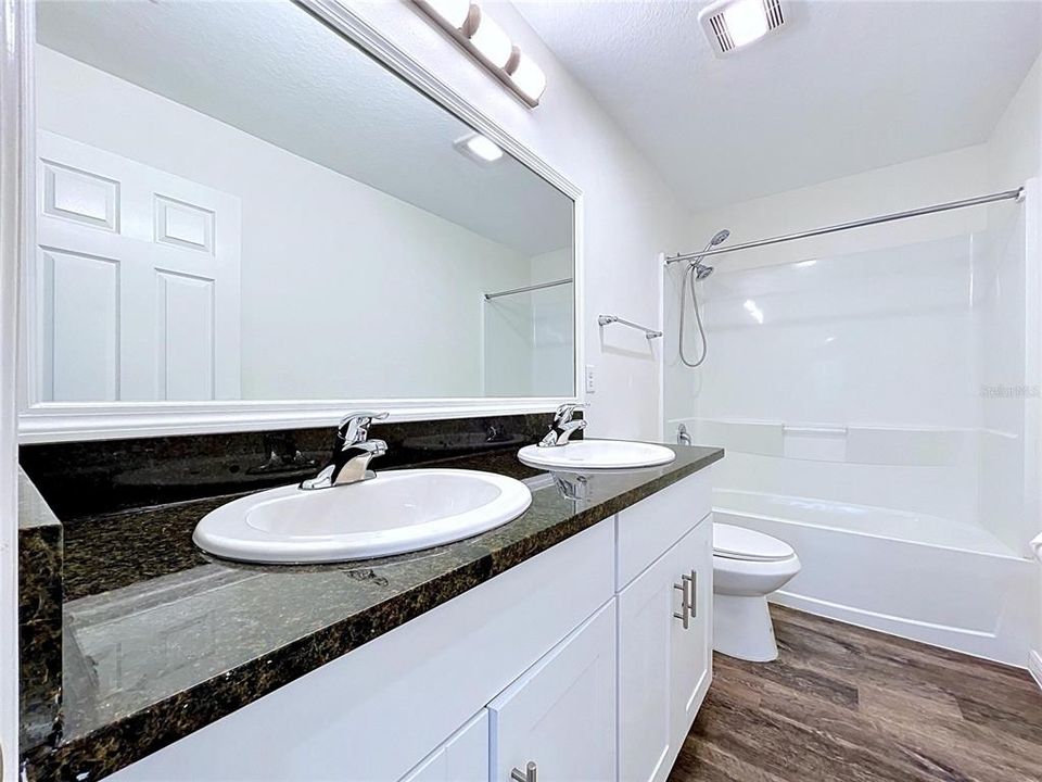 For Sale: $400,000 (5 beds, 3 baths, 3022 Square Feet)