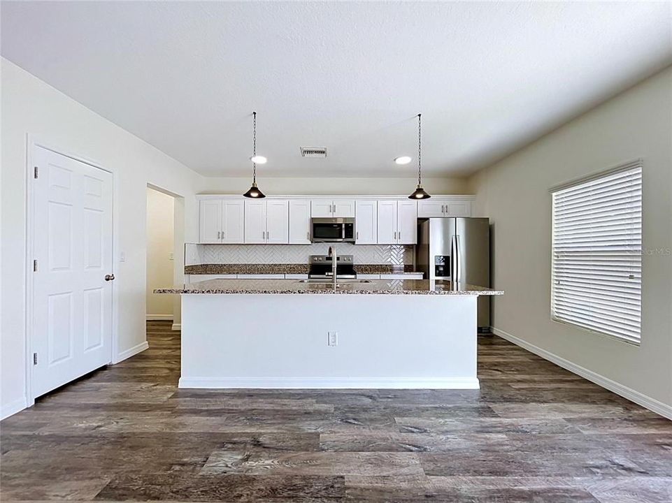 For Sale: $400,000 (5 beds, 3 baths, 3022 Square Feet)