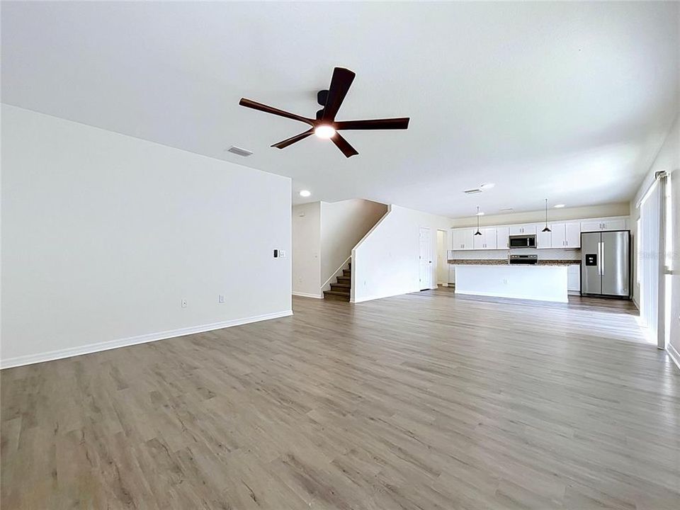 For Sale: $400,000 (5 beds, 3 baths, 3022 Square Feet)