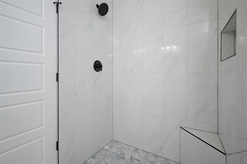 For Sale: $257,900 (3 beds, 2 baths, 1241 Square Feet)