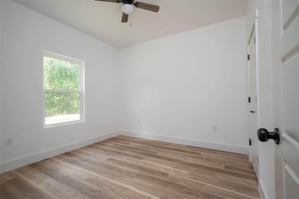 For Sale: $257,900 (3 beds, 2 baths, 1241 Square Feet)