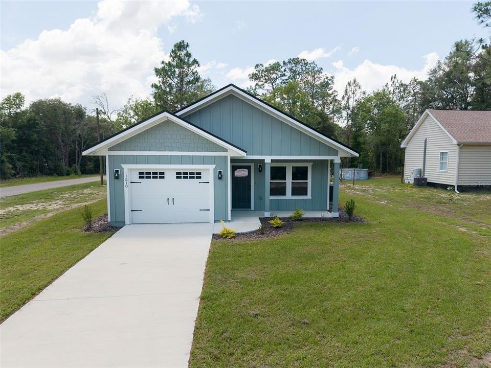 For Sale: $257,900 (3 beds, 2 baths, 1241 Square Feet)