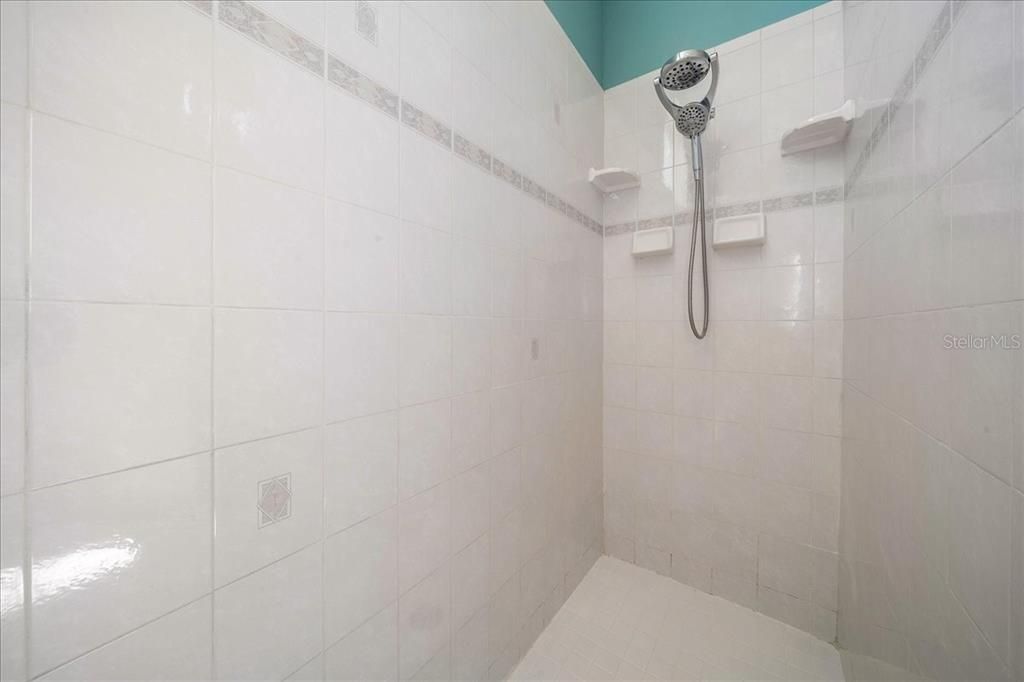 For Sale: $650,000 (3 beds, 2 baths, 2163 Square Feet)