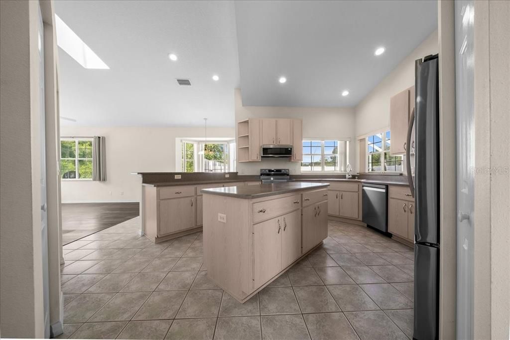 For Sale: $650,000 (3 beds, 2 baths, 2163 Square Feet)