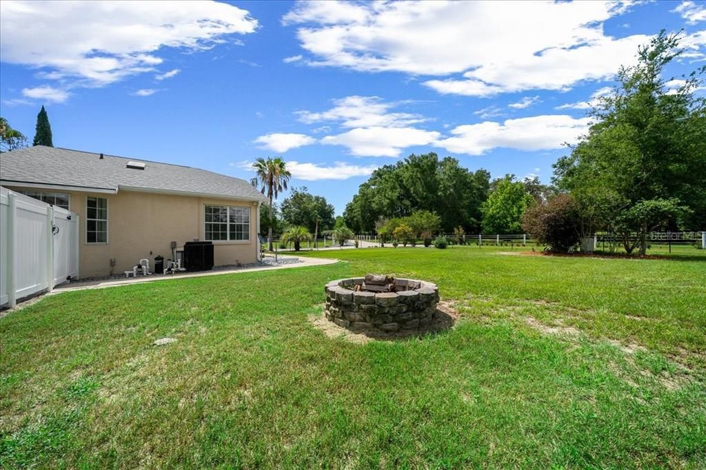 For Sale: $650,000 (3 beds, 2 baths, 2163 Square Feet)