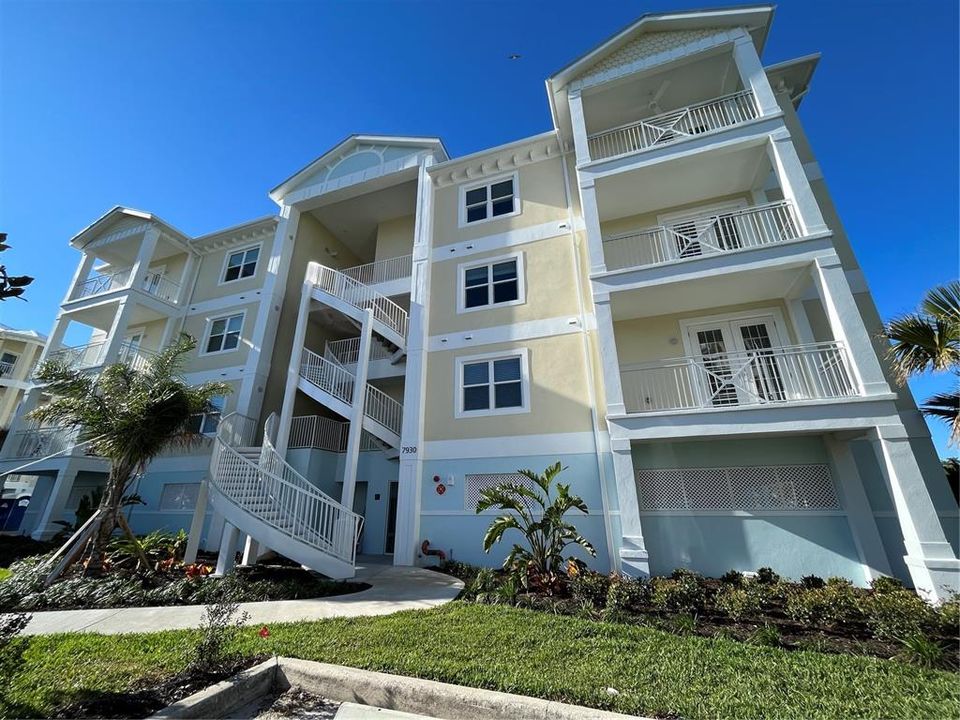 For Rent: $4,000 (3 beds, 2 baths, 1854 Square Feet)