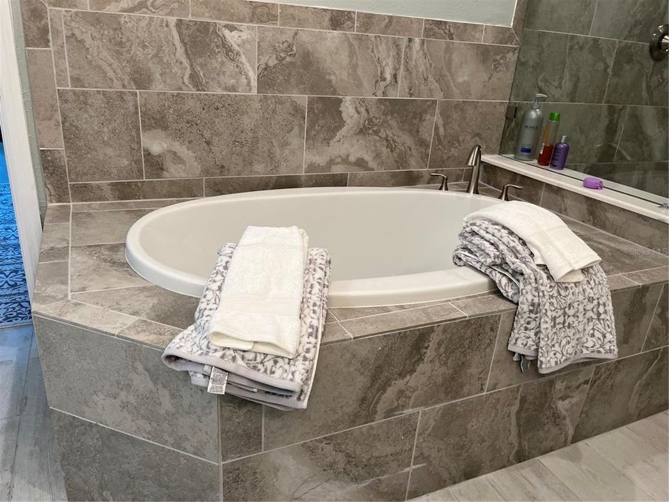 For Rent: $4,000 (3 beds, 2 baths, 1854 Square Feet)