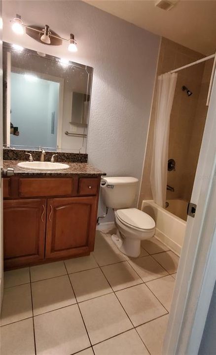 For Sale: $115,000 (1 beds, 1 baths, 729 Square Feet)