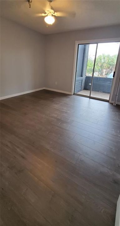 For Sale: $115,000 (1 beds, 1 baths, 729 Square Feet)