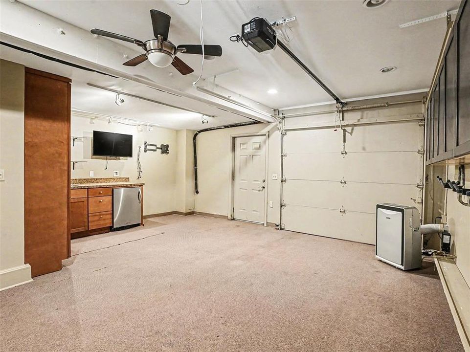 Под контрактом: $325,000 (2 спален, 2 ванн, 1260 Квадратных фут)