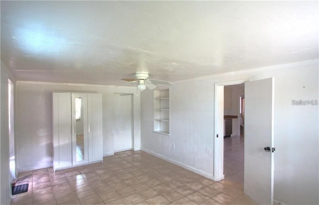For Rent: $1,995 (3 beds, 1 baths, 911 Square Feet)