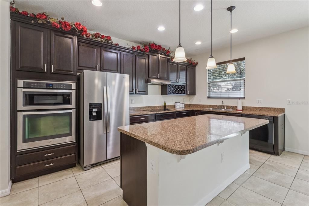 Active With Contract: $399,000 (5 beds, 3 baths, 3648 Square Feet)