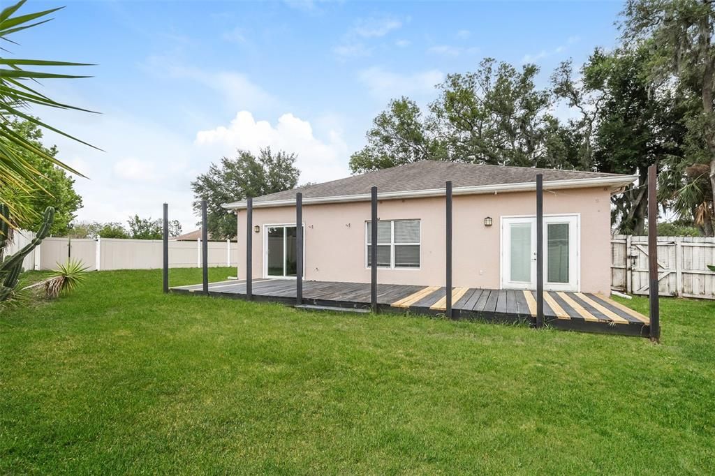 На продажу: $364,900 (3 спален, 2 ванн, 1550 Квадратных фут)