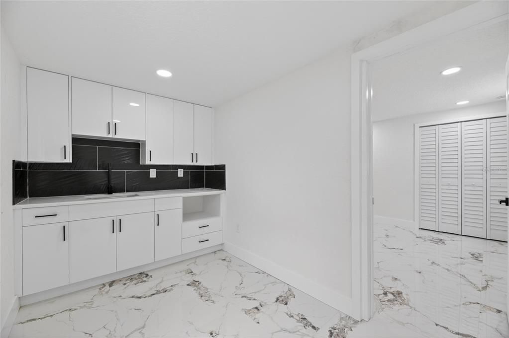 На продажу: $430,000 (5 спален, 4 ванн, 1446 Квадратных фут)