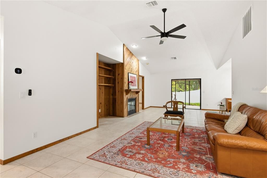 Activo con contrato: $424,900 (3 camas, 2 baños, 1548 Pies cuadrados)