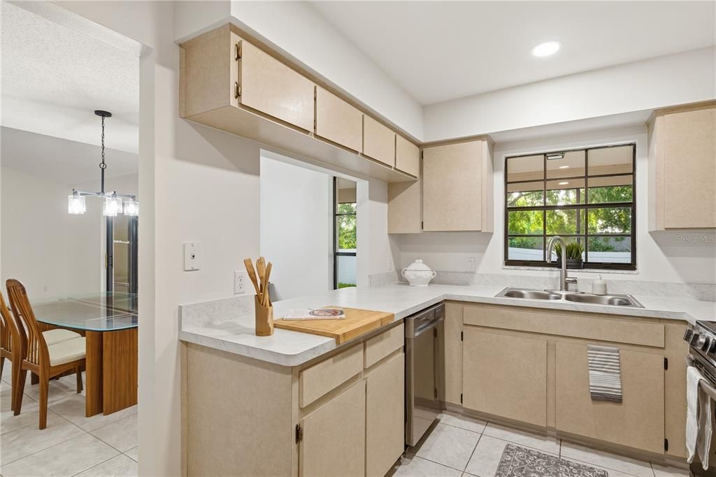 Activo con contrato: $424,900 (3 camas, 2 baños, 1548 Pies cuadrados)