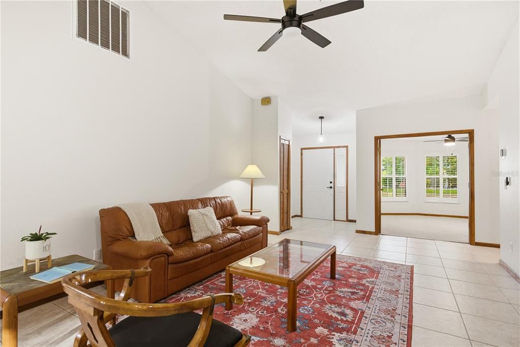 Activo con contrato: $424,900 (3 camas, 2 baños, 1548 Pies cuadrados)